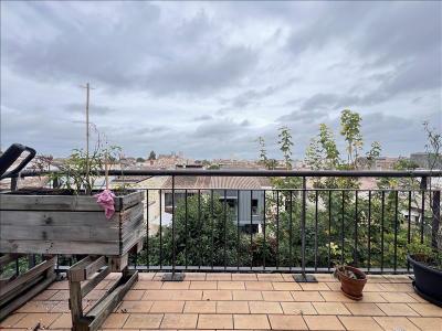 For rent Bordeaux 2 rooms 46 m2 Gironde (33000) photo 1