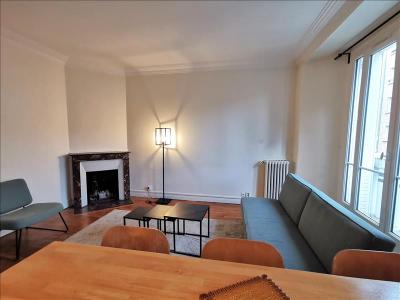 Louer Appartement 44 m2 Courbevoie