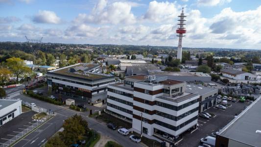 Louer Bureau Artigues-pres-bordeaux 7800 euros