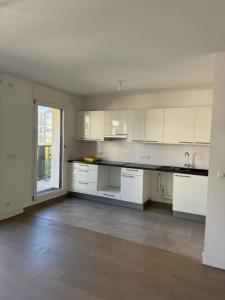 For sale Levallois-perret 3 rooms 69 m2 Hauts de Seine (92300) photo 2