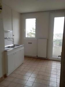 For rent Saint-julien-les-villas 4 rooms 68 m2 Aube (10800) photo 2