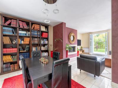 Acheter Maison Essarts-le-roi 739900 euros