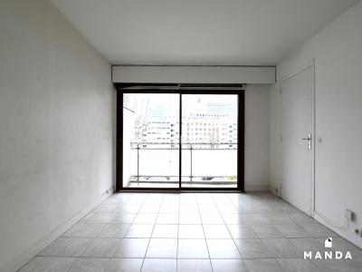 Louer Appartement 30 m2 Courbevoie