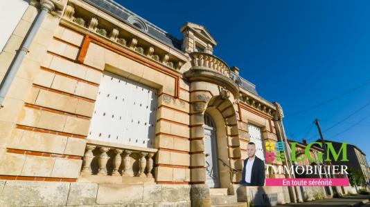 For sale Rochelle 1 room 310 m2 Charente maritime (17000) photo 0