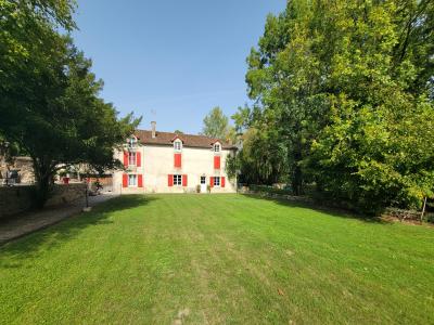 Annonce Vente 11 pices Maison Lussac-les-chateaux 86