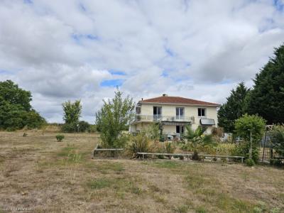 For sale Aunac 3 rooms 86 m2 Charente (16460) photo 1