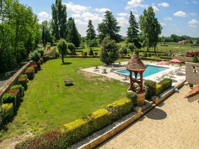 For sale 20 rooms 680 m2 Dordogne (24680) photo 4