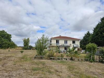For sale 3 rooms 86 m2 Charente (16460) photo 1