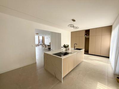 For sale Sainte-genevieve-des-bois 6 rooms 165 m2 Essonne (91700) photo 1