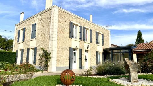 For sale Saint-maixent-l'ecole 6 rooms 240 m2 Deux sevres (79400) photo 0