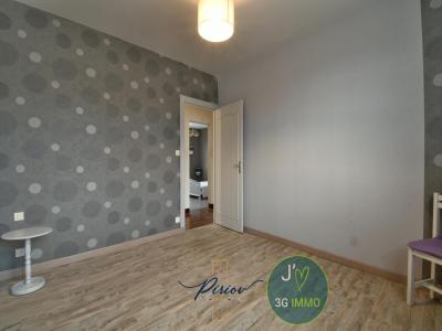 For sale Argenton-chateau 6 rooms 113 m2 Deux sevres (79150) photo 4