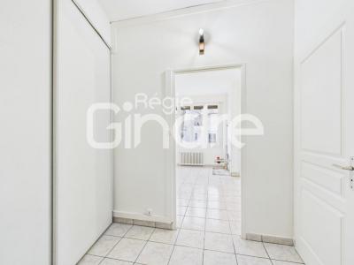 Louer Appartement Lyon-7eme-arrondissement 853 euros