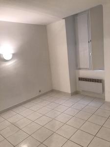 For sale 19 RUE SAINT CASTOR 2 rooms 45 m2 Gard (30900) photo 3