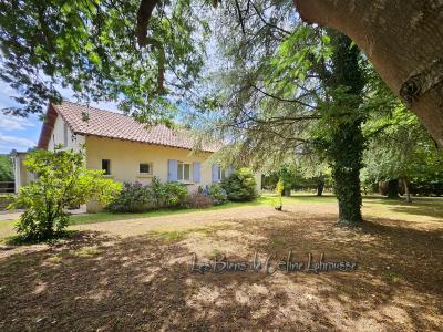 For sale Nontron 3 rooms 89 m2 Dordogne (24300) photo 0
