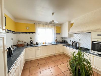 For sale Clermont-l'herault 5 rooms 236 m2 Herault (34800) photo 2