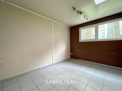 Louer Local commercial Grand-croix 9612 euros