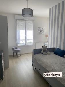 For sale Avrille 4 rooms 81 m2 Maine et loire (49240) photo 3