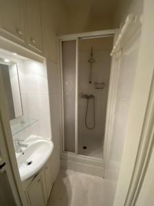 For rent Paris-17eme-arrondissement 2 rooms 49 m2 Paris (75017) photo 1