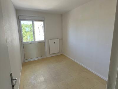 For sale Port-de-bouc 5 rooms 95 m2 Bouches du Rhone (13110) photo 2