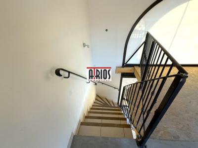 Louer Local commercial 61 m2 Ollioules