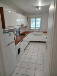 Louer Appartement Courbevoie 2118 euros