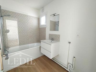 For sale Condom 3 rooms 61 m2 Gers (32100) photo 3