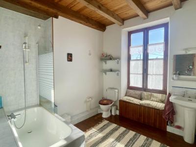 For sale Saint-georges-de-longuepierre 4 rooms 175 m2 Charente maritime (17470) photo 4