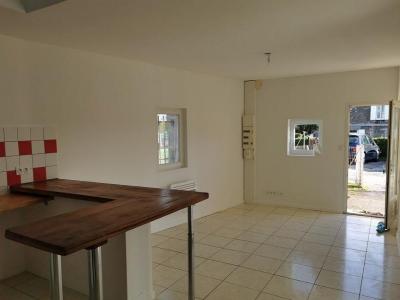 For rent Pugnac 3 rooms 70 m2 Gironde (33710) photo 0
