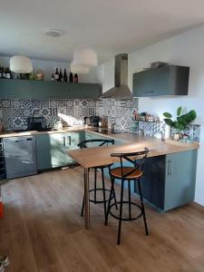 For sale Gourin 4 rooms 83 m2 Morbihan (56110) photo 1