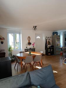 For sale Gourin 4 rooms 83 m2 Morbihan (56110) photo 2