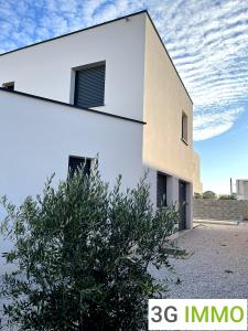 For sale Sauvian SARIGNAN 5 rooms 105 m2 Herault (34410) photo 0