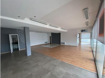 Louer Local commercial 170 m2 Saint-etienne