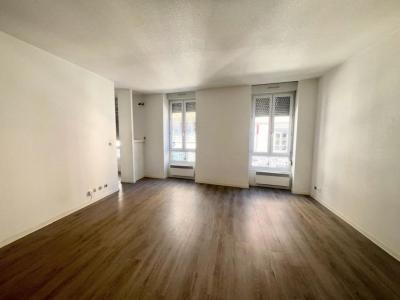 For rent Roanne 1 room 30 m2 Loire (42300) photo 0