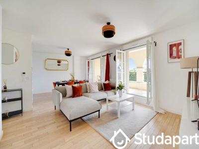 For rent Puteaux 3 rooms 169 m2 Hauts de Seine (92800) photo 1