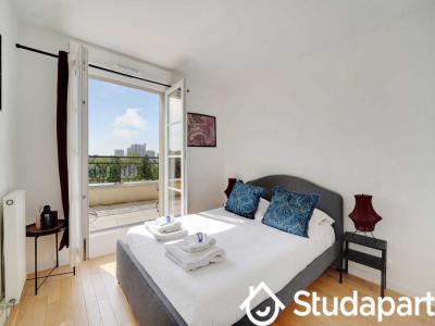 For rent Puteaux 3 rooms 169 m2 Hauts de Seine (92800) photo 2