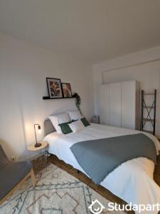 For rent Courbevoie 1 room 10 m2 Hauts de Seine (92400) photo 1