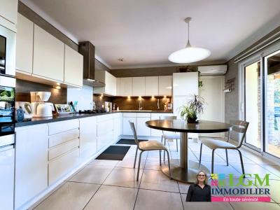 For sale Nimes 6 rooms 161 m2 Gard (30900) photo 4