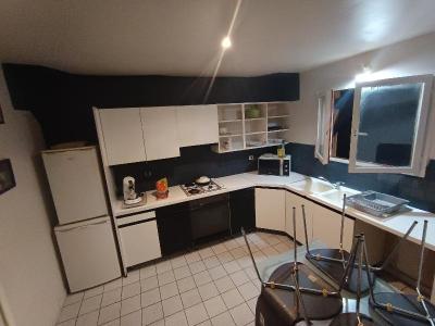 For rent Pessac 1 room 11 m2 Gironde (33600) photo 2