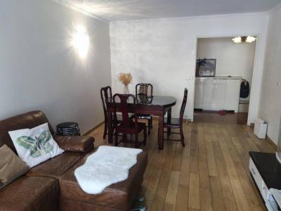 Louer Appartement 75 m2 Paris-19eme-arrondissement