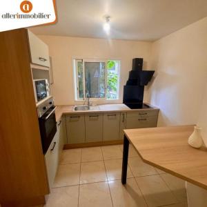 Louer Appartement Sainte-clotilde 628 euros