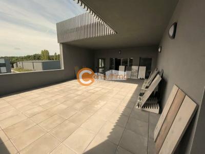 Louer Bureau 700 m2 Montussan