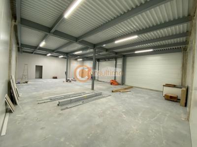Louer Commerce 374 m2 Salleboeuf