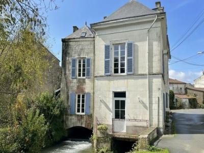 For sale Saint-jean-d'angely 5 rooms 244 m2 Charente maritime (17400) photo 0
