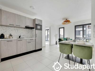 For rent Suresnes 2 rooms 52 m2 Hauts de Seine (92150) photo 1