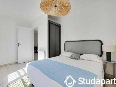 For rent Suresnes 2 rooms 52 m2 Hauts de Seine (92150) photo 3