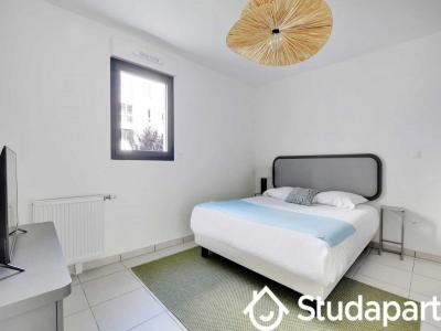 For rent Suresnes 2 rooms 52 m2 Hauts de Seine (92150) photo 4