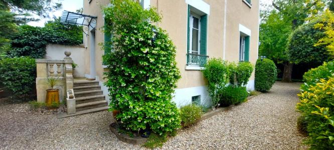 For sale Tassin-la-demi-lune 6 rooms 132 m2 Rhone (69160) photo 0