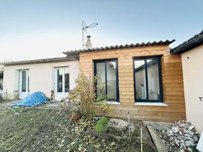 For sale Vigeant 3 rooms 63 m2 Vienne (86150) photo 0