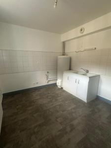 Annonce Location 6 pi�ces Appartement Montreal-la-cluse 01