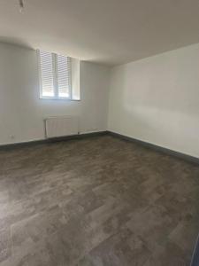 Louer Appartement 90 m2 Montreal-la-cluse